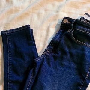 Dark blue stretchy jeans